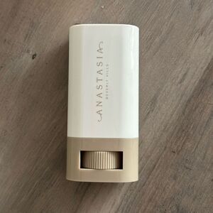 Anastasia Beverly Hills - Cream Highlighter Stick — Shade 8